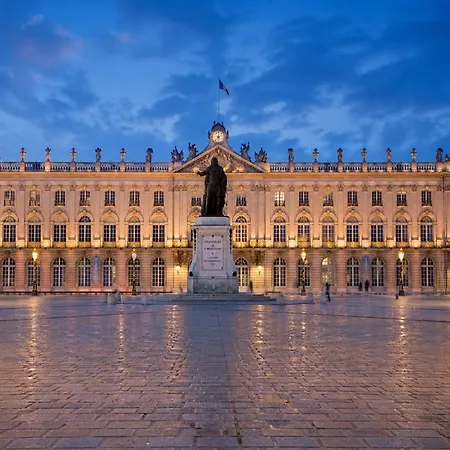 Le Petit Stan 15m2 1min De La Place Stanislas Daire Nancy